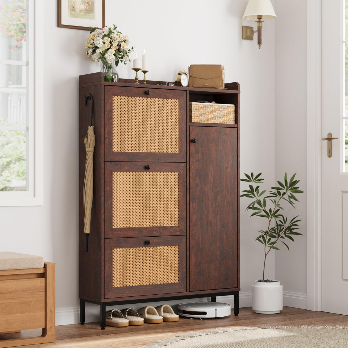 Garvee Meuble à chaussures en rotin avec 3 tiroirs abattants, étagères réglables, structure en MDF, pieds en métal, idéal pour l'entrée et le couloir, grand format, couleur naturelle