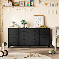 Meuble TV Garvee noir de 160 cm de large avec 14 tiroirs, prises électriques et revêtement en tissu pour salon et chambre.