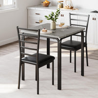 Ensemble de salle à manger Garvee 3 pièces avec 2 chaises rembourrées, idéal pour les petits espaces, la cuisine et le bureau. Table de cuisine carrée en chêne, robuste et peu encombrante.