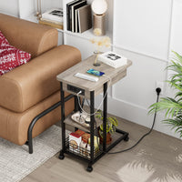 Table d'appoint Garvee en forme de C avec station de charge, ports et prises USB, rangement à 3 niveaux, mélamine grise pour salon et chambre