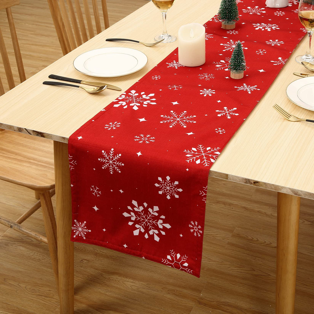 Chemin de table de Noël Garvee avec flocons de neige recto-verso, imperméable, polyester, 33 x 137 cm, rouge, pour la cuisine et les fêtes