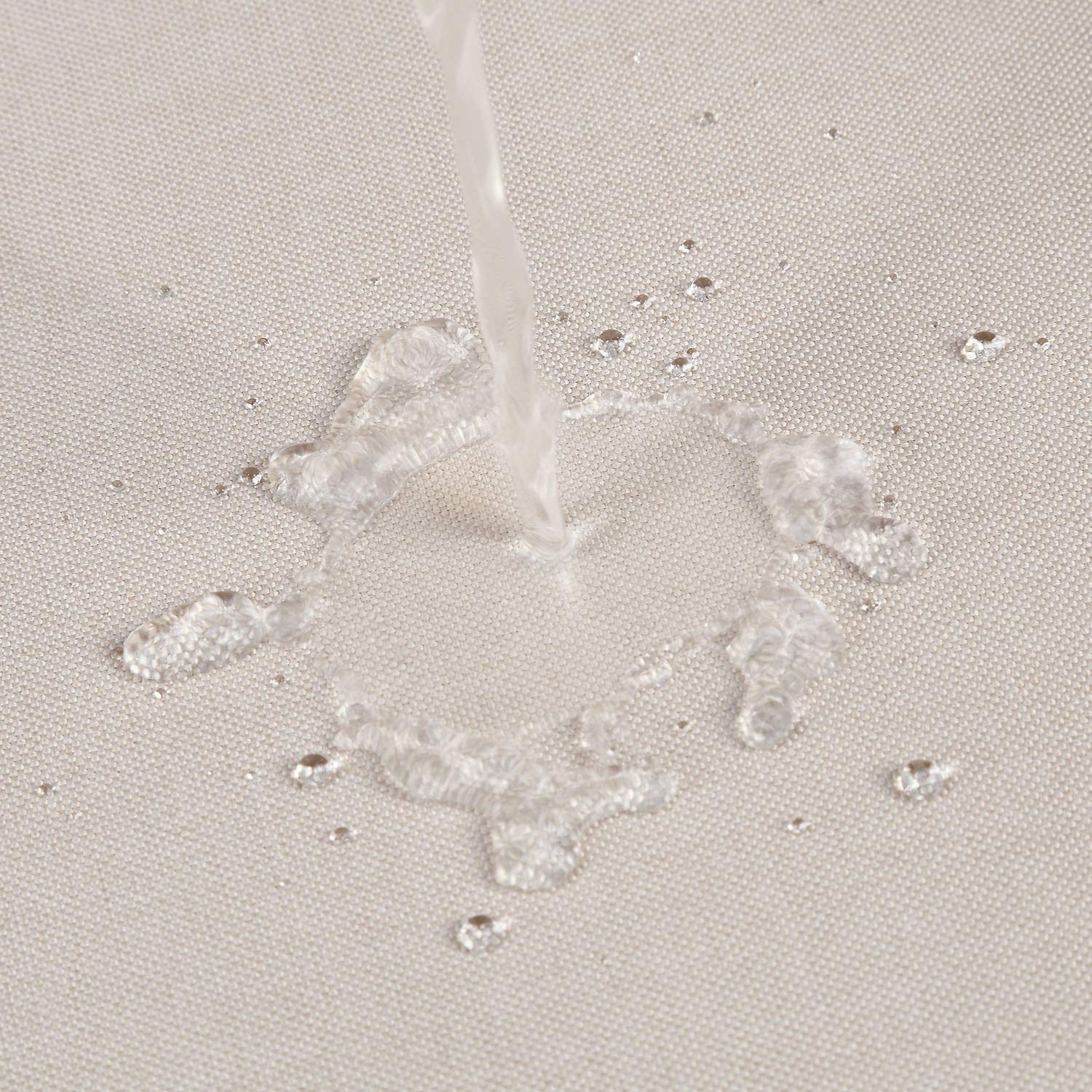 Rideau de douche Garvee en polyester imperméable avec crochets pour baignoire et douche, beige, léger, déperlant, installation facile