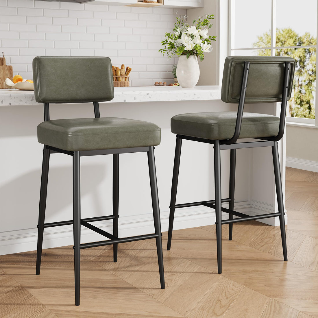 Ensemble de 2 tabourets de bar Garvee, 66 cm (26 po) en similicuir, dossier ergonomique, pieds en métal, style moderne pour îlot de cuisine et bar, noir