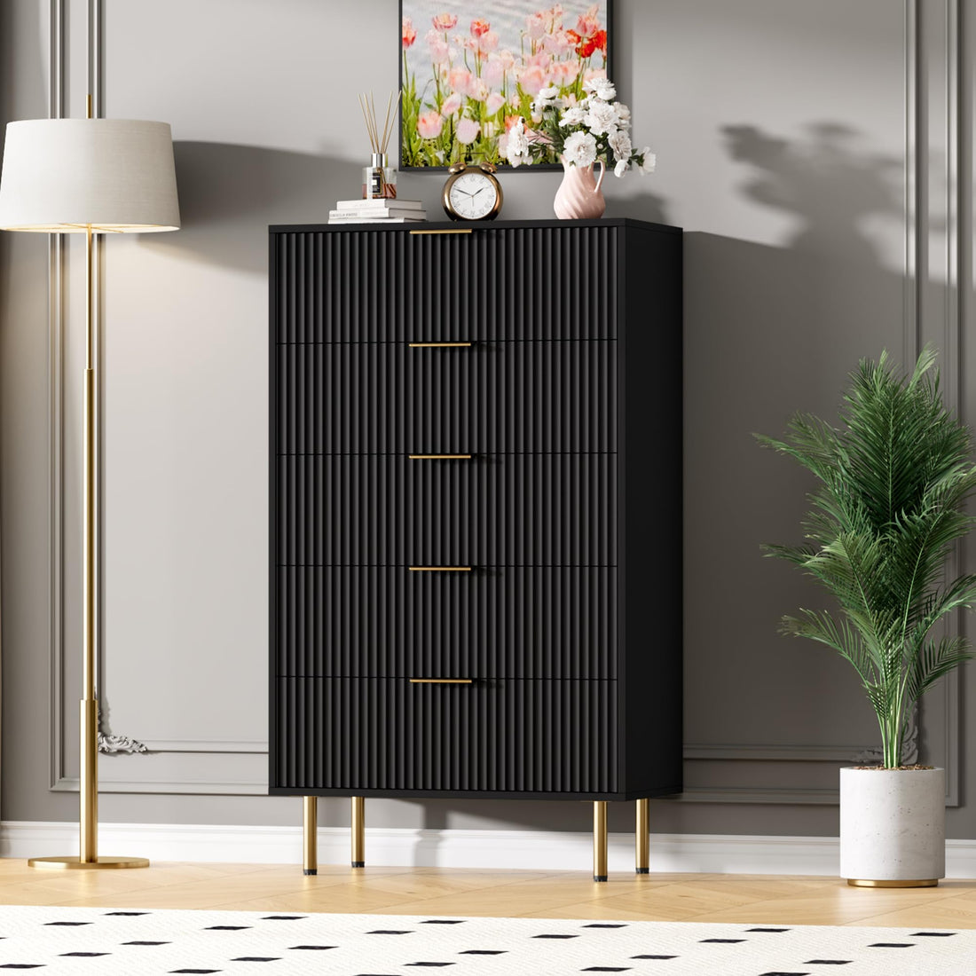 Commode moderne Garvee à 5 tiroirs avec panneau cannelé pour chambre et couloir, 66,3 cm L x 32,5 cm l x 11,7 cm H, bois MDF, poignées en métal, robuste