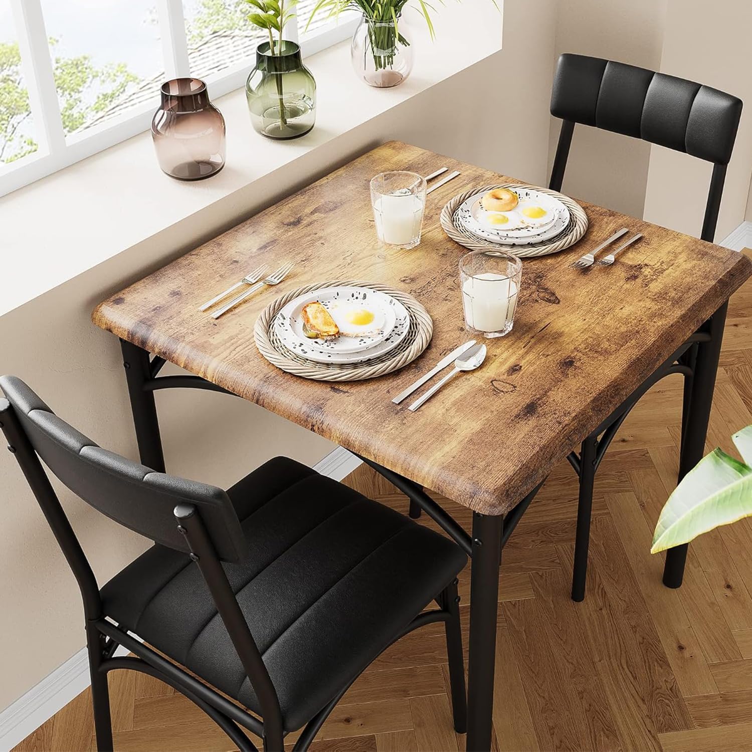 Ensemble de salle à manger Garvee pour 2 personnes, table de cuisine carrée marron rustique avec chaises rembourrées, structure robuste en MDF et acier, gain de place