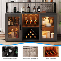 Meuble bar à vin Garvee avec casier à bouteilles, éclairage LED RGB, station de recharge, étagères réglables, bois, sur pied pour cuisine et salon