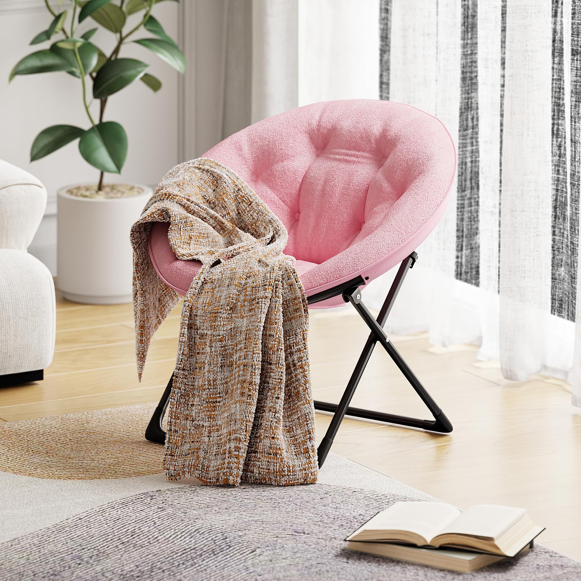 Fauteuil Garvee Saucer Lounge Chair avec structure dorée, revêtement surdimensionné en fausse fourrure, pliable pour chambre et salon, rose