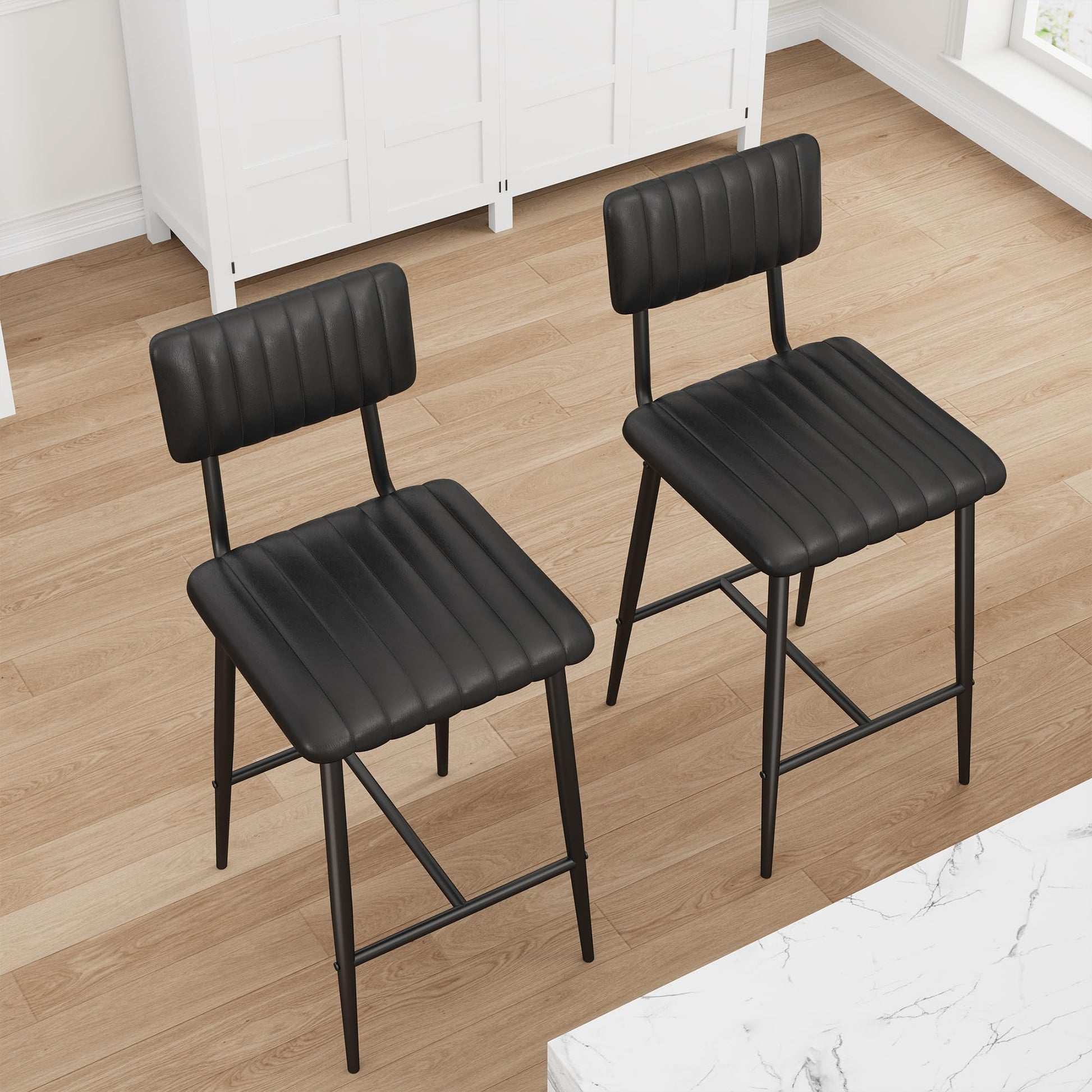 Ensemble de 2 tabourets de bar Garvee, en cuir PU, rembourrage épais, pieds en métal, dossier et repose-pieds, idéal pour îlot de cuisine, 65 cm (25,6 pouces), stable et élégant.