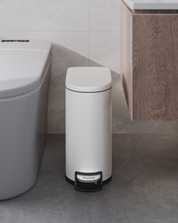 Ensemble poubelle Garvee 13,2 + 2,6 gallons en acier inoxydable avec couvercle, mécanisme à pédale, métal, blanc, pour la cuisine et la salle de bain, compact
