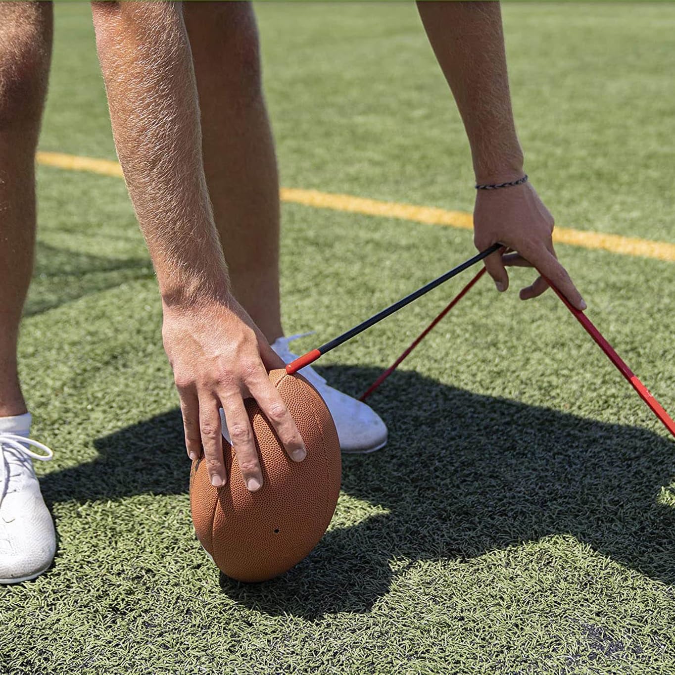 Support métallique Garvee pour tirs au but et coups de pied de football américain, réglable et robuste, compatible avec toutes les tailles de ballons, pour l'entraînement en extérieur et en intérieur.