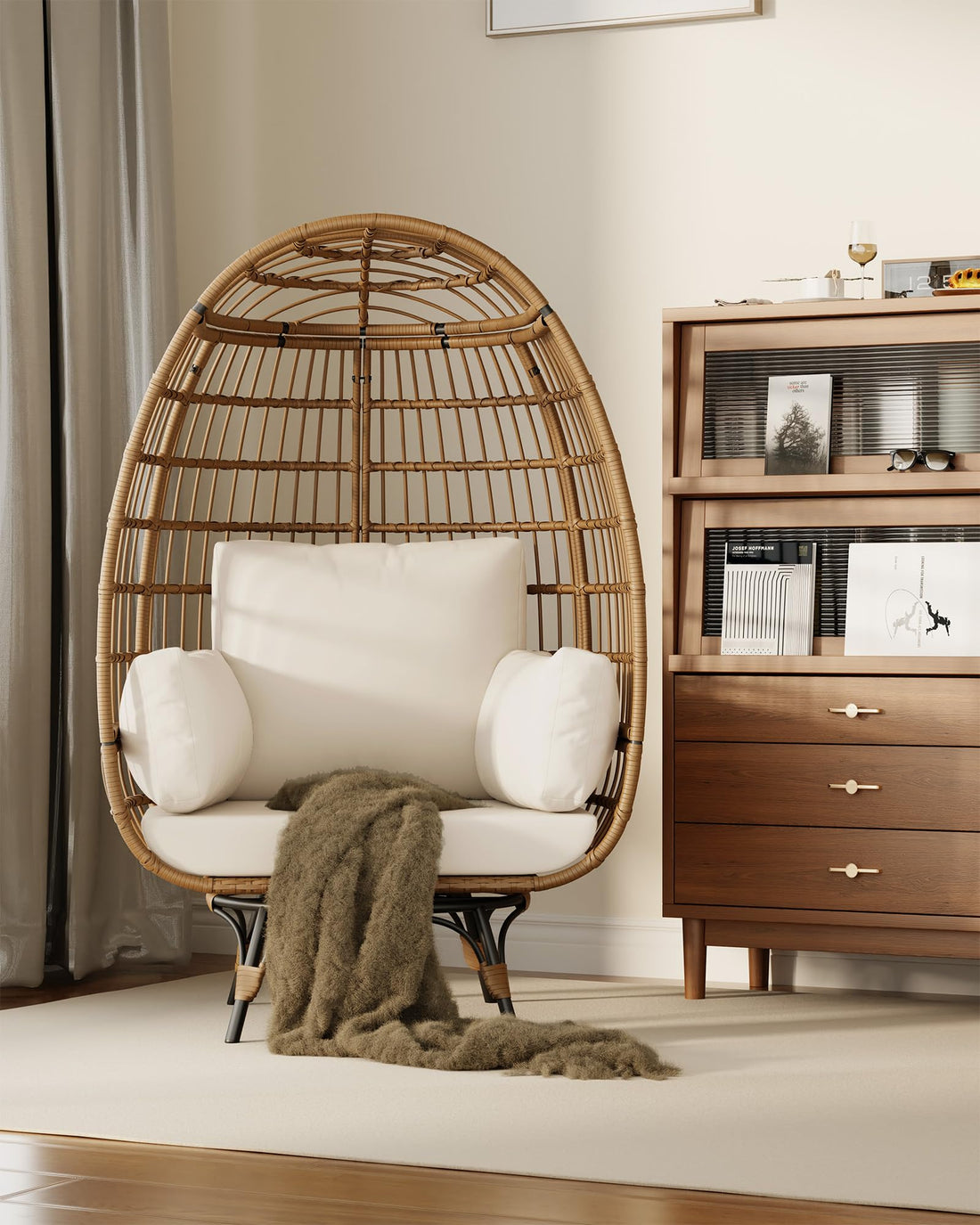 Garvee Fauteuil Œuf Pivotant 360° XL, Structure Acier et Base Métal, Rotin PE Résistant à l’Eau, Coussins Réglables, Intérieur/Extérieur, 96 × 76 × 145 cm, Naturel