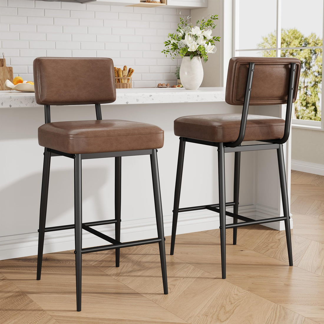 Ensemble de 2 tabourets de bar Garvee, 66 cm (26 po), similicuir, dossier ergonomique, pieds en métal, assise rembourrée, repose-pieds en forme de H, marron, pour îlot de cuisine et bar