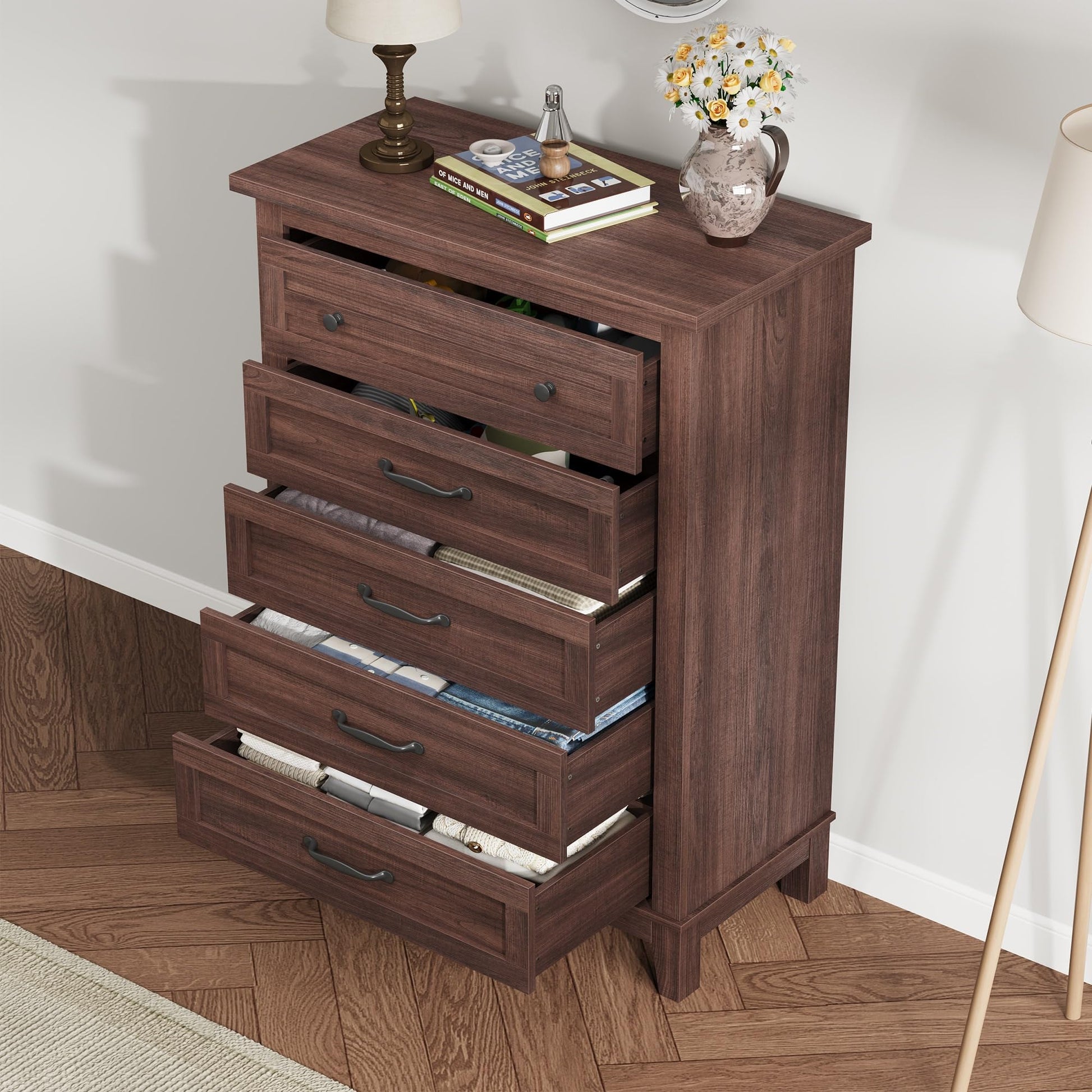 Garvee Commode à 5 tiroirs, en noyer, pour chambre et salon, grande taille, style rustique moderne, en MDF, imperméable et anti-basculement