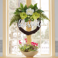 Couronne de porte Garvee Printemps-Été 61 cm (24 pouces) Hortensia vert, panneau « Béni », artificielle, faite à la main, résistante aux intempéries pour porte d'entrée et usage intérieur