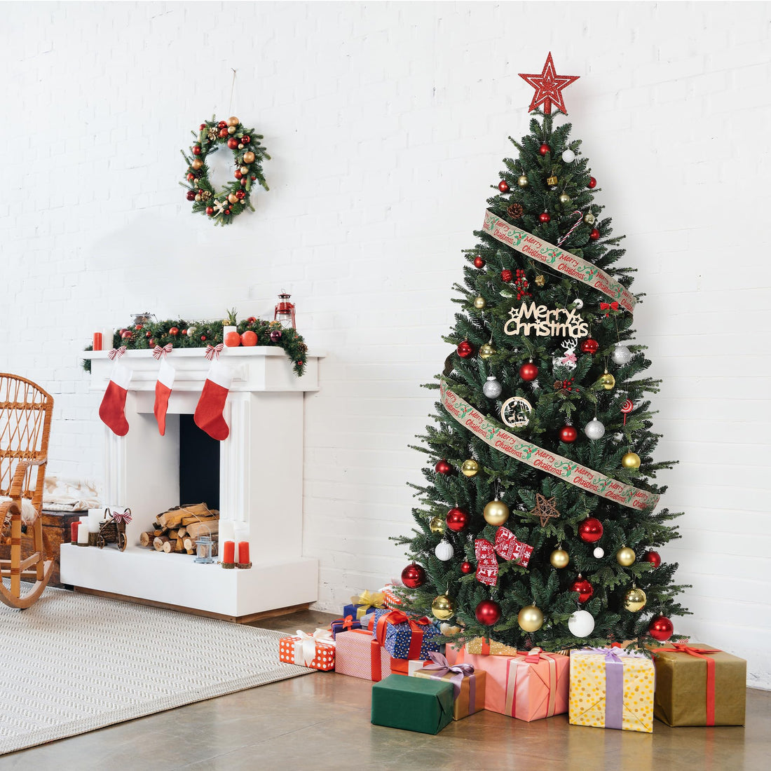Sapin de Noël artificiel Garvee 180 cm en PE/PVC, illuminé pour créer une ambiance de Noël festive et idéale pour les fêtes de famille.