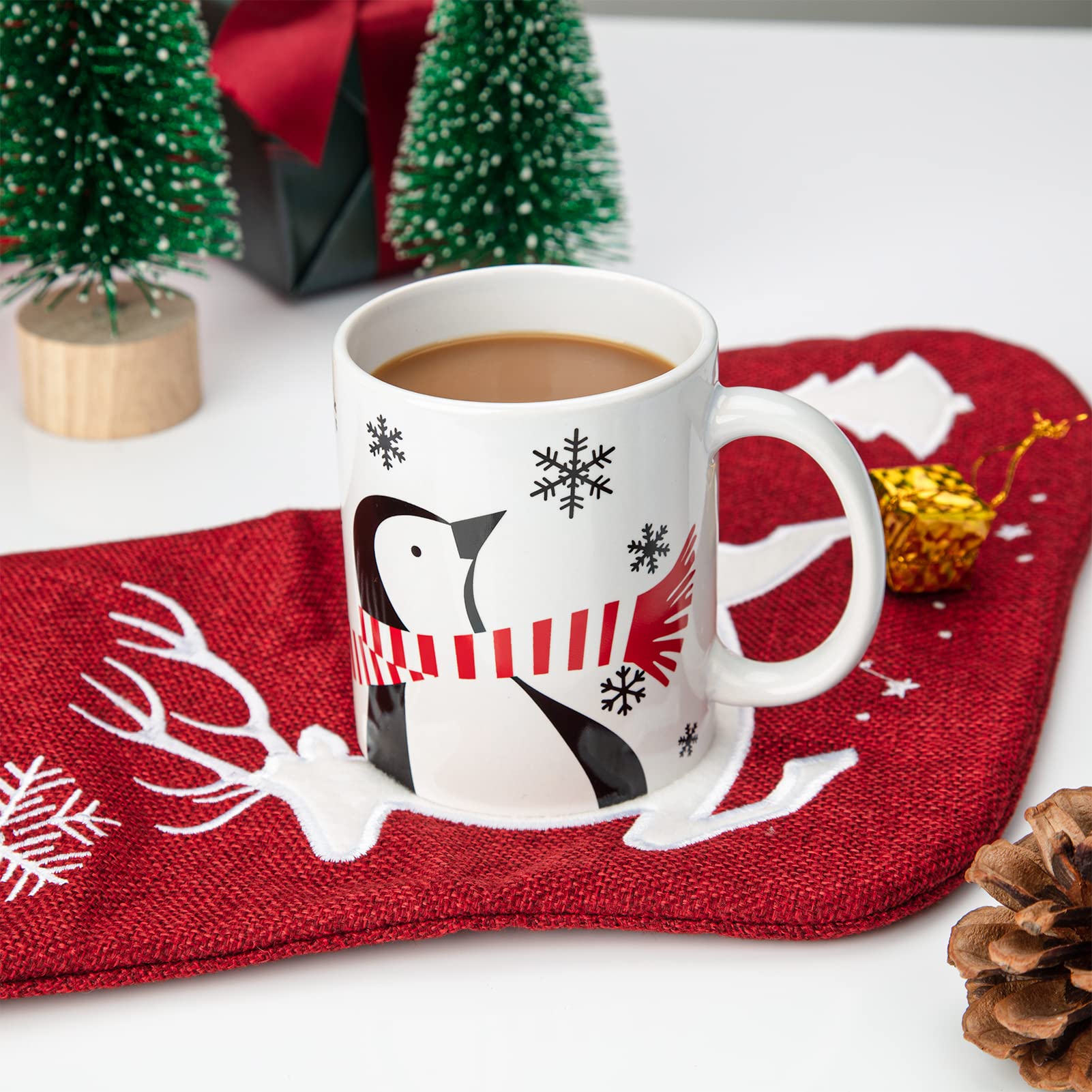 Coffret de 2 tasses de Noël Garvee, Bonhomme de neige et Pingouin, 35 cl, Céramique, Compatible micro-ondes et lave-vaisselle, Coffret cadeau, Décor festif