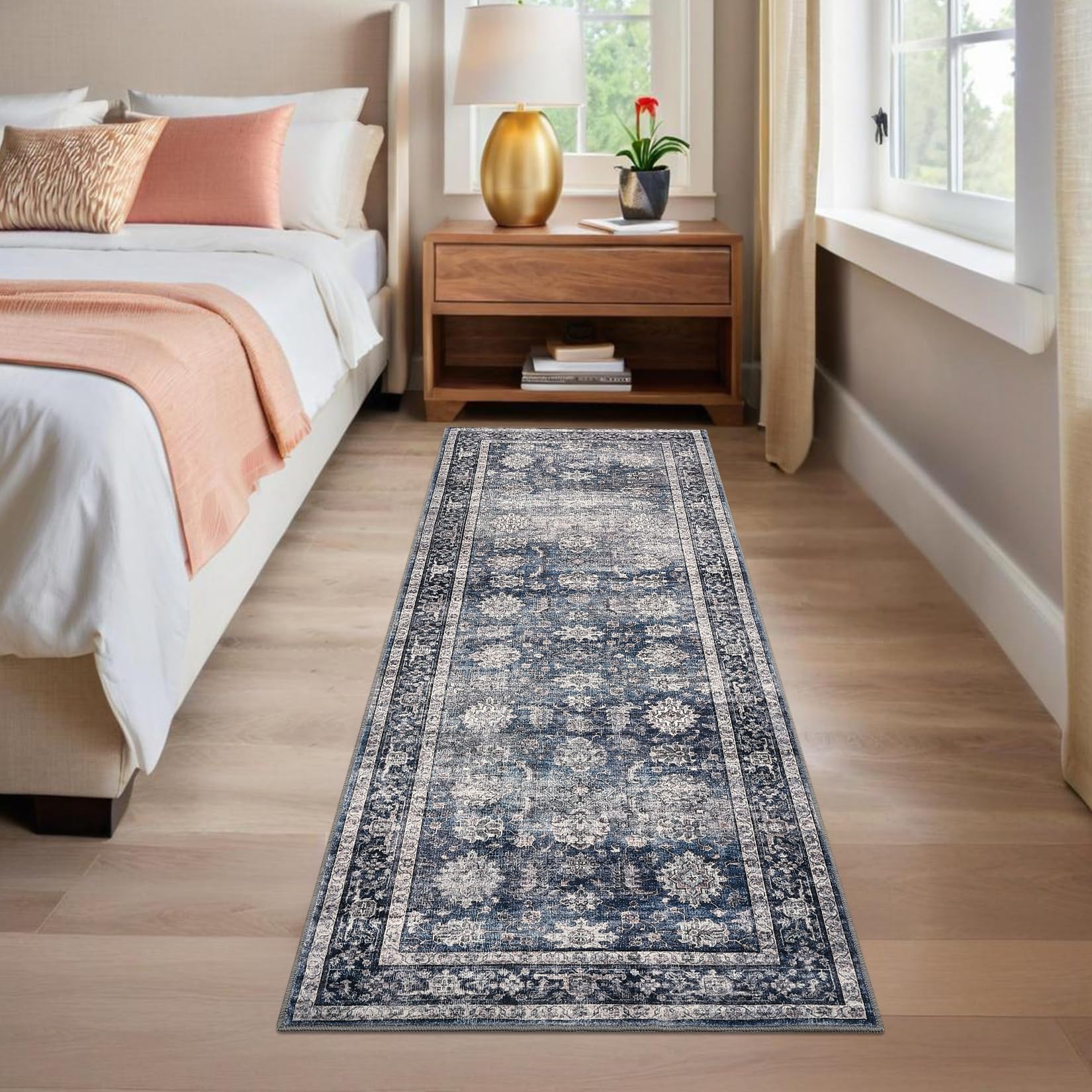 Tapis de couloir vintage lavable Garvee 60x230cm, antidérapant et doux, bleu, facile d'entretien et durable.