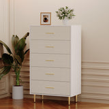 Commode Garvee blanche à 5 tiroirs avec poignées et pieds en métal doré, étroite, en bois, design moderne, idéale pour la chambre et l'entrée.