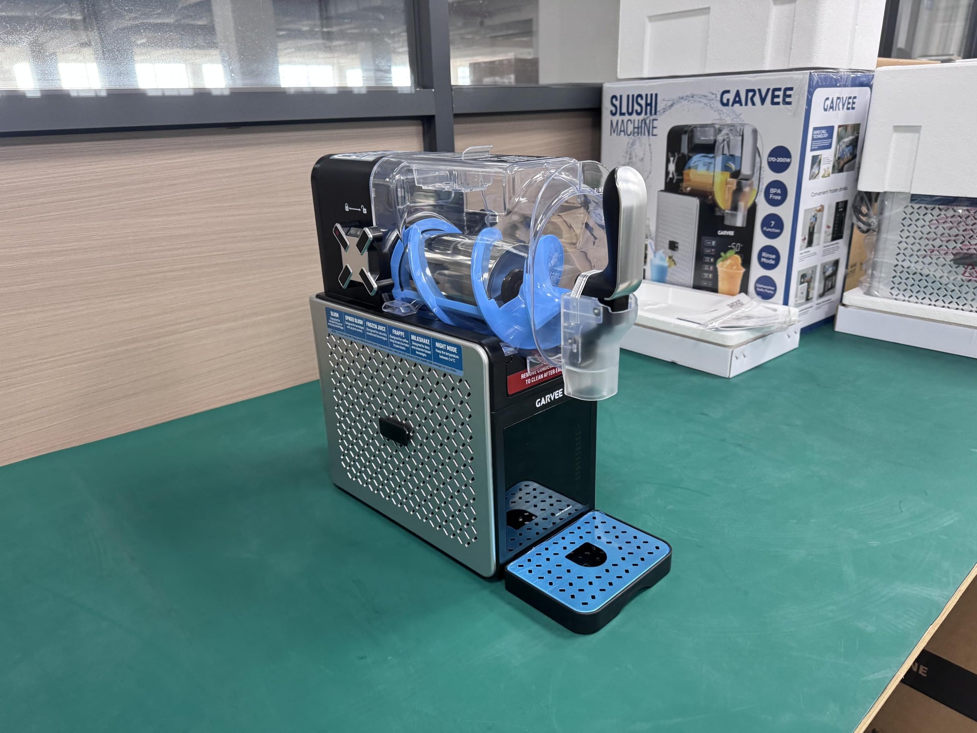 Machine à granita Garvee ABS FS-201 - Norme européenne - Matériau robuste - Refroidissement efficace - Compacte - Idéale pour les fêtes et événements