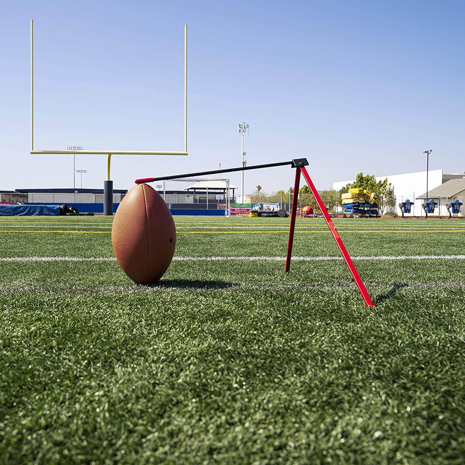 Support métallique Garvee pour tirs au but et coups de pied de football américain, réglable et robuste, compatible avec toutes les tailles de ballons, pour l'entraînement en extérieur et en intérieur.