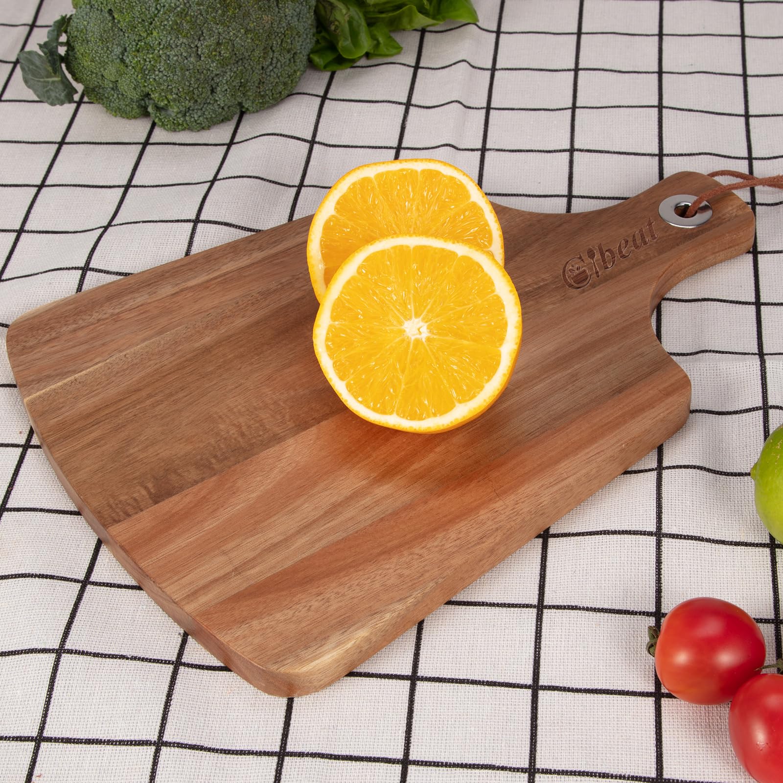 Planche à fromage Garvee, planche à découper en bois d'acacia avec poignée pour les réceptions, 38 x 25 cm, bois naturel, design réversible