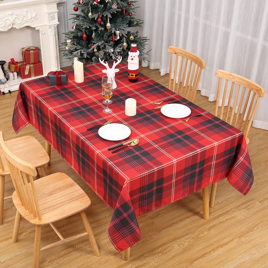 Garvee Nappe de Noël imperméable à carreaux, facile à nettoyer et anti-poussière, idéale pour la décoration de table festive de la cuisine, Rouge, 1.37 × 2,29 m