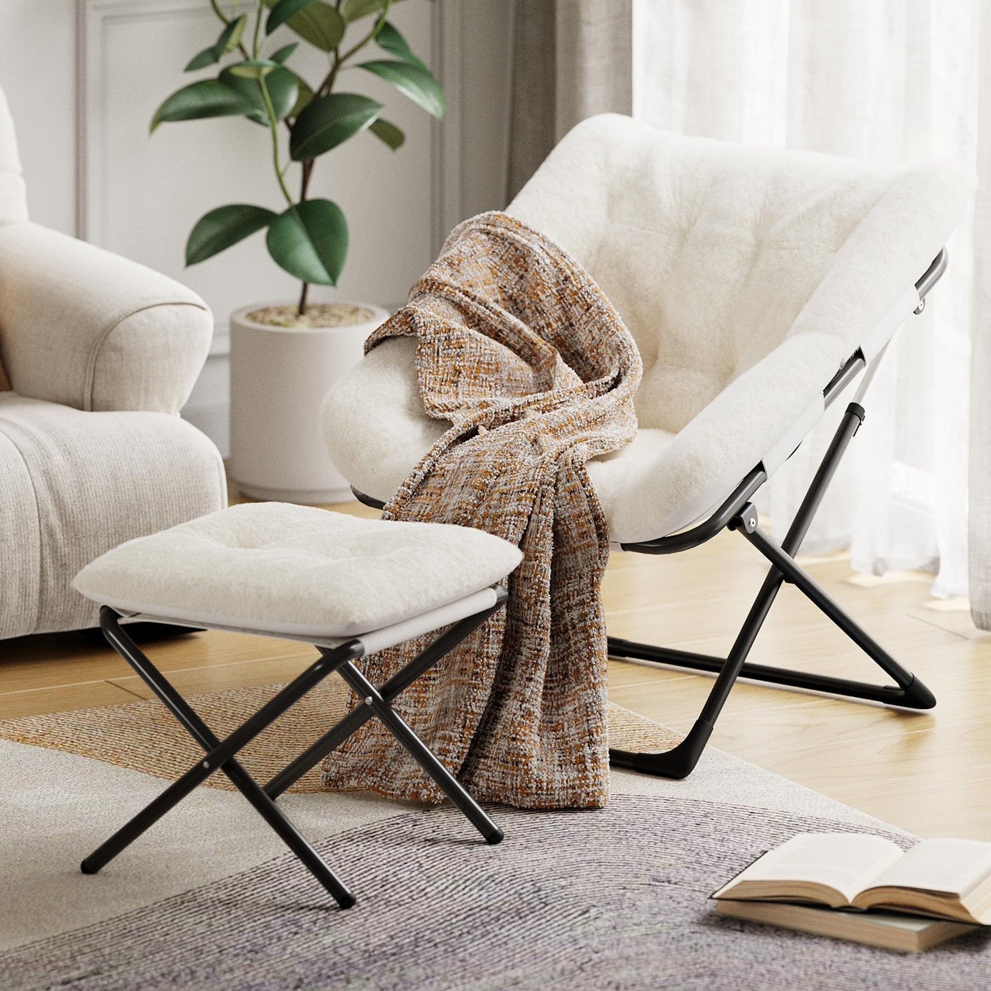 Fauteuil lounge surdimensionné Garvee en fausse fourrure pour adultes, pliable, structure en métal, beige, confort pour le salon et la chambre