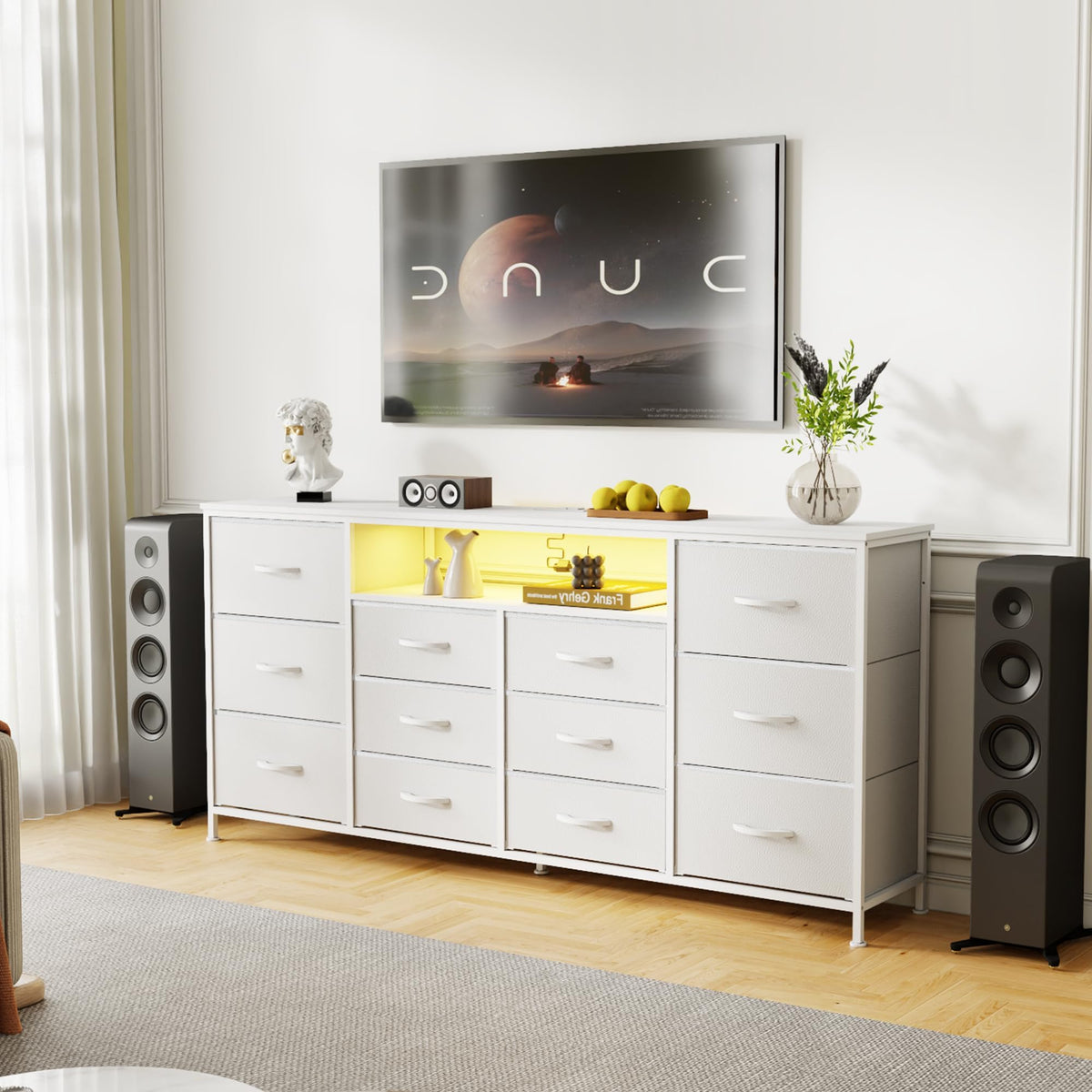 Meuble TV Garvee 63" pour téléviseurs de 65 à 75 pouces, avec 12 tiroirs, éclairage LED, revêtement en tissu, chargeur, étagères ouvertes, mobilier de salon moderne