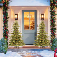 Sapin de Noël artificiel Garvee de 137 cm en PE/PVC avec éclairage LED automatique, idéal pour les petits espaces et une décoration de Noël chaleureuse.