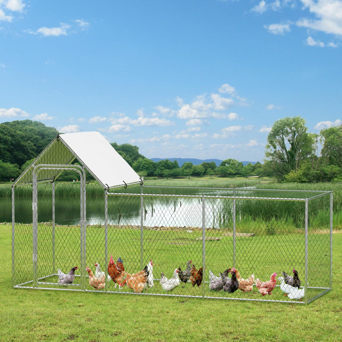 Poulailler Garvee grand format en métal avec protection UV et imperméabilité, structure en acier robuste, verrouillage sécurisé, revêtement PVC pour poules et lapins d'extérieur, gris.
