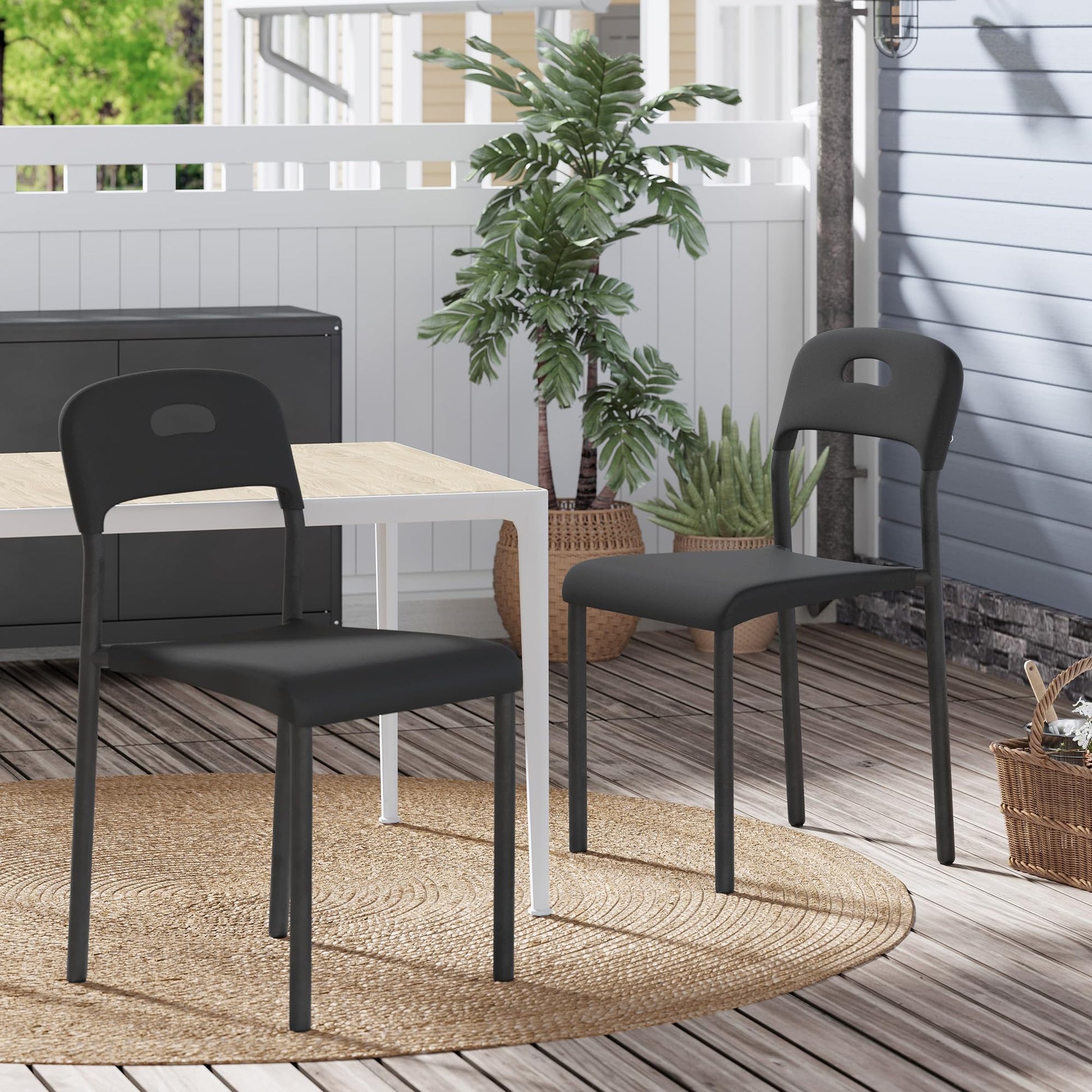 Chaises de salle à manger Garvee, lot de 2, empilables, design moderne, pieds en plastique et métal, pour une utilisation intérieure et extérieure, noires