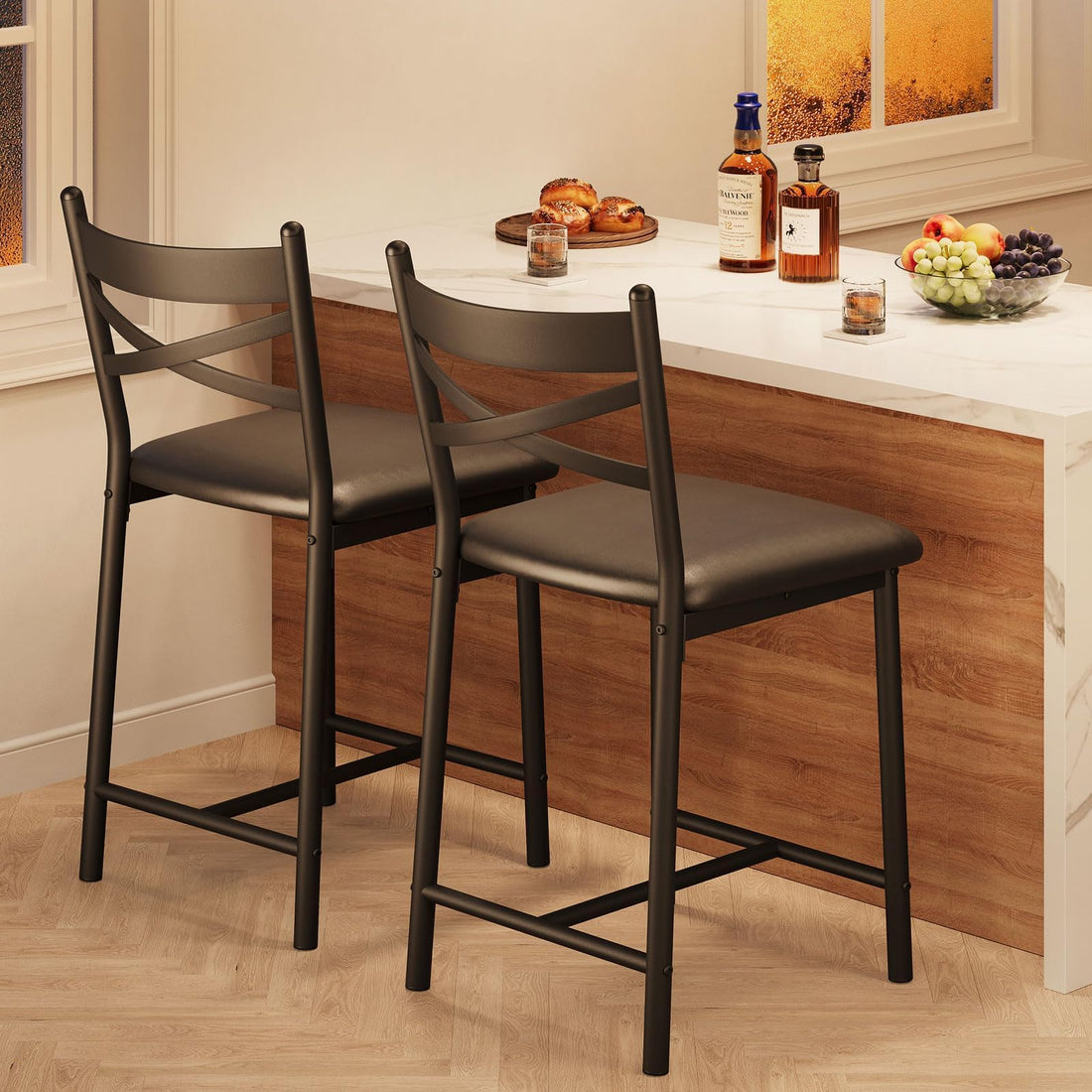 Garvee lot de 2 tabourets de bar 66 cm, structure métal, assise en polyuréthane, dossier et repose-pieds, noirs