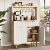 Buffet Garvee à motif ondulé élégant, avec étagères réglables, 2 tiroirs, pieds en métal et bois, style moderne pour salon et cuisine, système anti-basculement.
