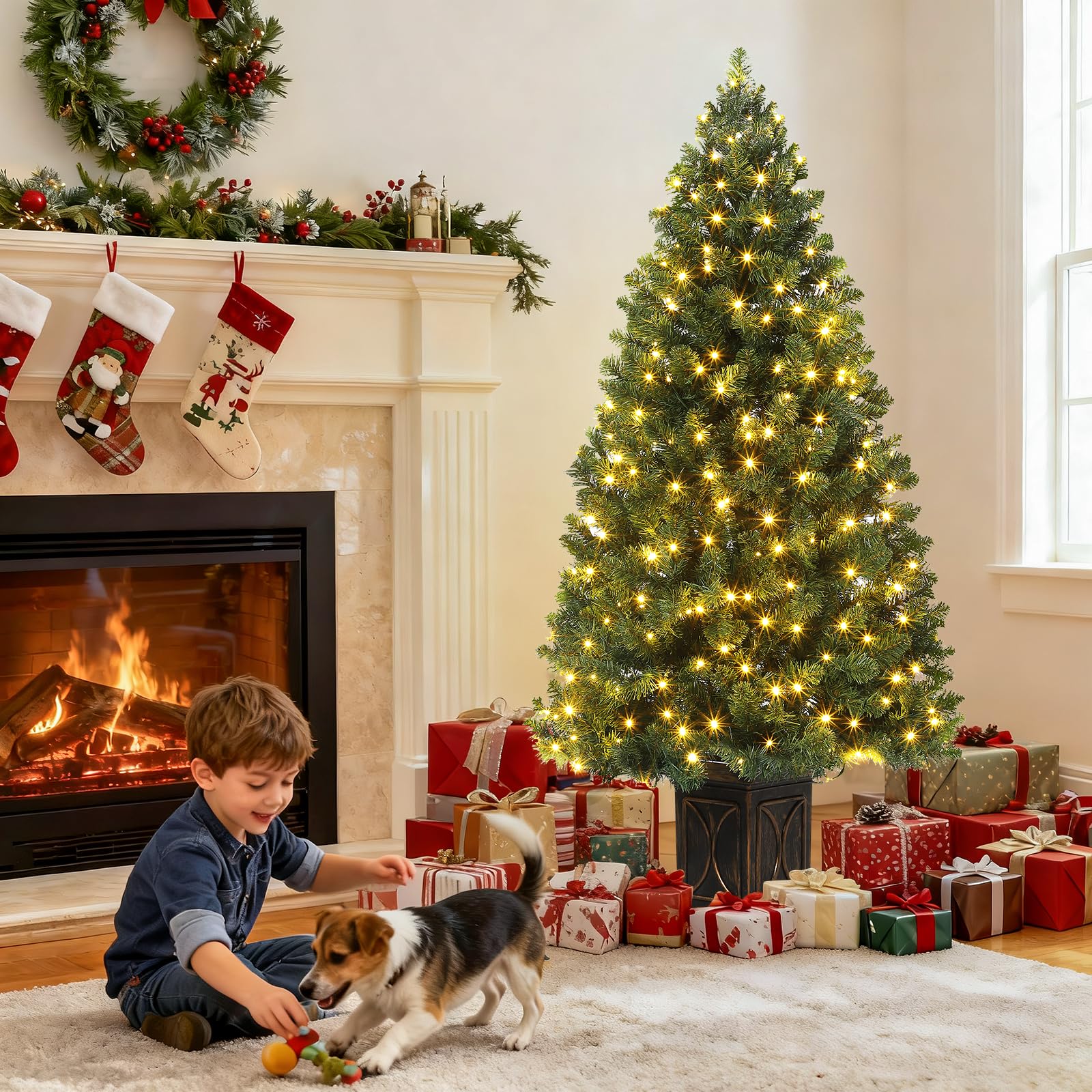 Sapin de Noël artificiel vert Garvee de 1,37 m (4,5 pi) avec 300 lumières DEL, 8 modes d'éclairage, aiguilles en PVC, pot en ciment pour une utilisation intérieure et extérieure, branches denses, vert