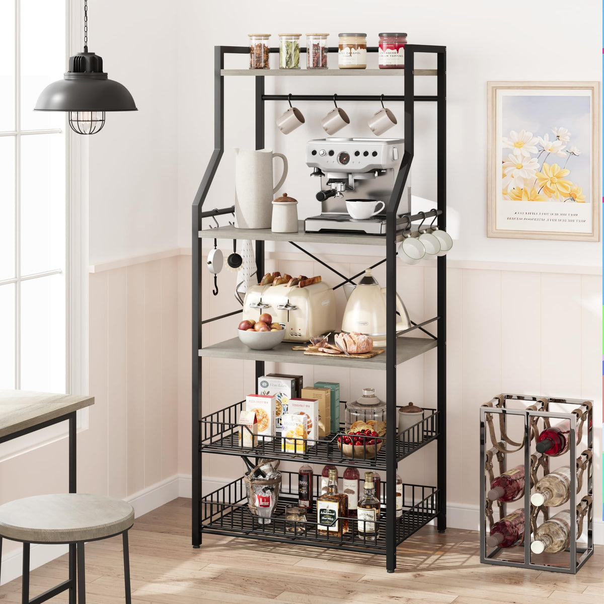 Étagère de cuisine Garvee à 5 niveaux, 2 paniers métalliques, support de bar à café de style industriel, MDF et acier, 8 crochets, gris rustique, multifonctionnelle pour la cuisine