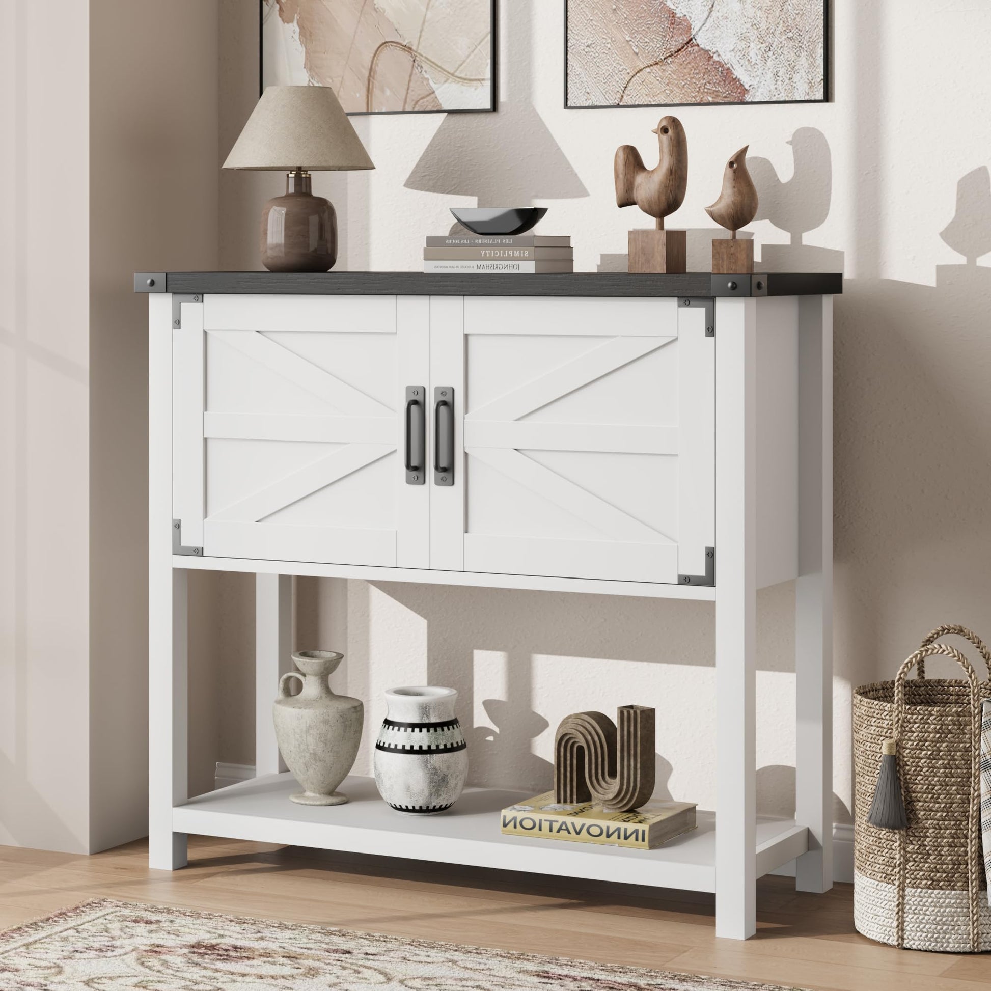 Console Garvee style ferme avec 2 portes, en bois robuste et résistant aux rayures, blanc et noir, 81 cm (32 pouces), idéale pour la cuisine et le salon.