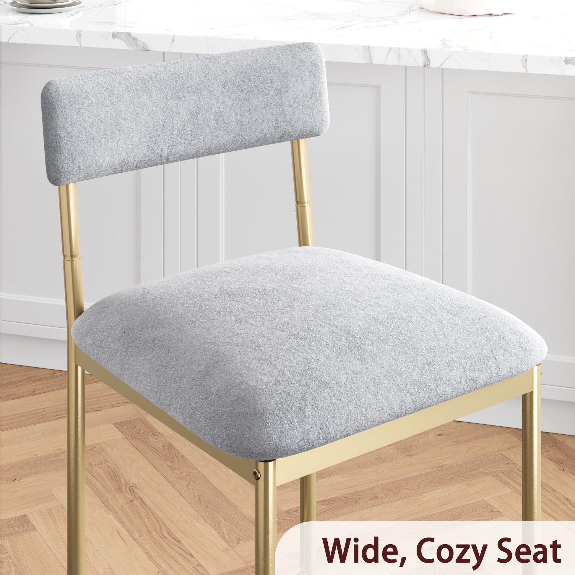 Garvee Table de bar + 2 tabourets hauts rembourrés, 3 étagères, métal/marbre doré, velours gris, 91,4x50x91,4 cm. Idéal pour appartement ou cuisine.