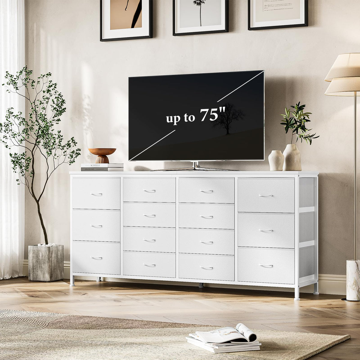 Garvee Meuble TV blanc 160 cm avec 14 tiroirs, prises électriques, pour chambre et salon, en tissu et bois, durable et anti-basculement