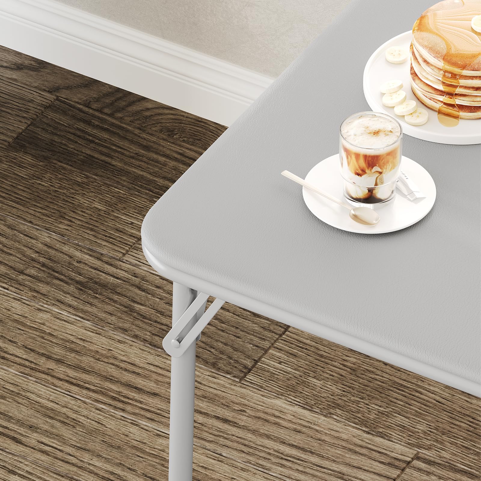 Table pliante Garvee 85,3 cm (33,6 po) avec coussin en PU, cadre en métal, pieds antidérapants, idéale pour le bureau et le camping, portable, noire
