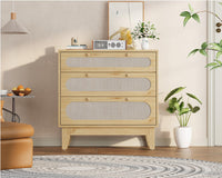 Commode Garvee à 3 tiroirs, bois et rotin, design moderne, salon et chambre, chêne clair, robuste et polyvalente