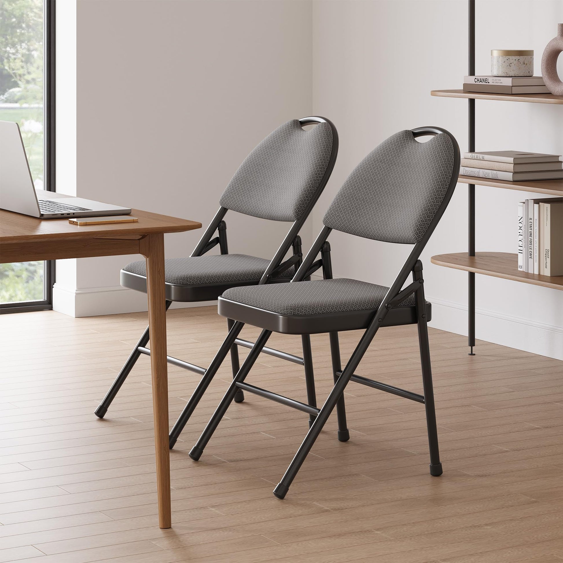 Ensemble de 4 chaises pliantes Garvee avec assises rembourrées, revêtement en coton et lin, structure métallique robuste, pliables et confortables pour la cuisine et le bureau.