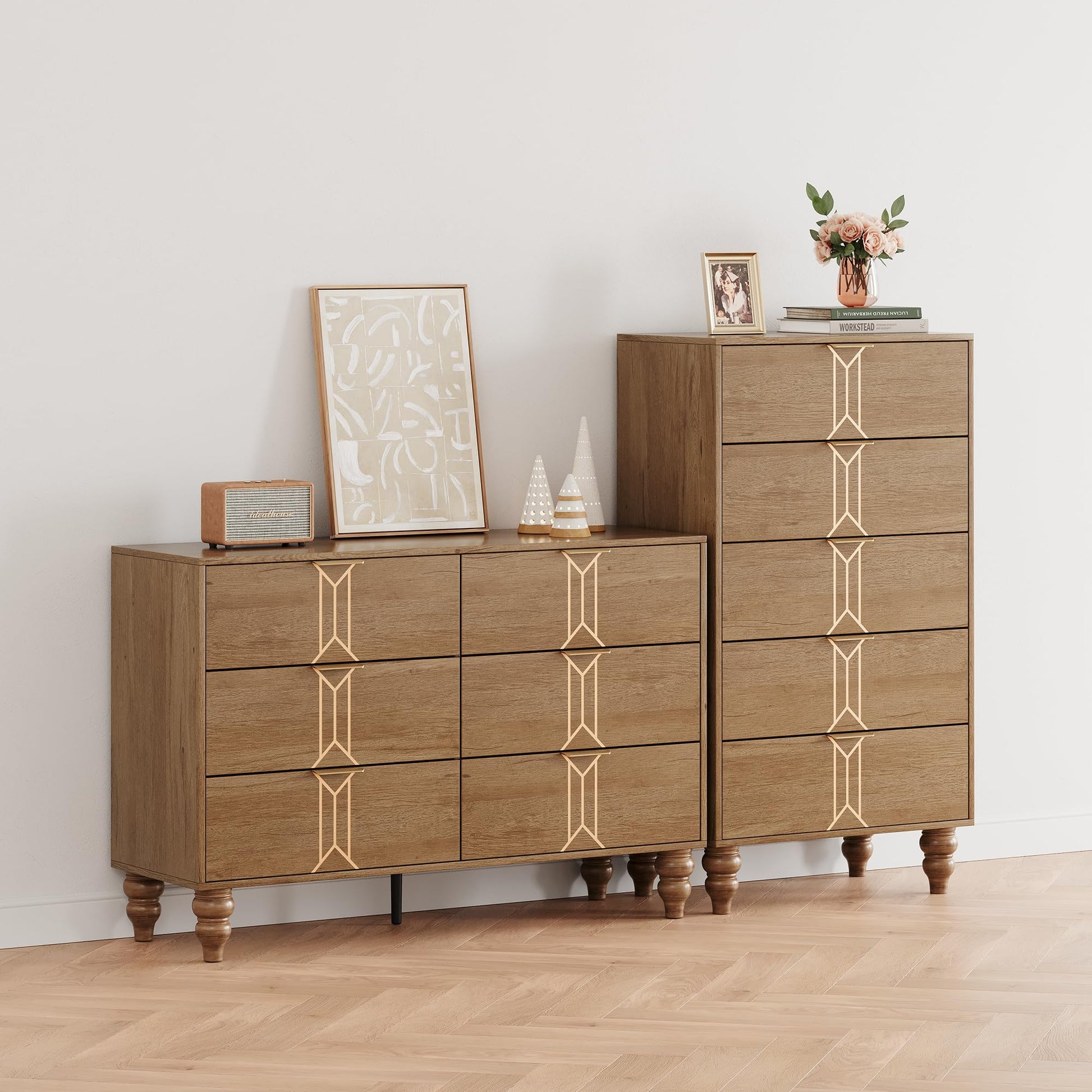 Commode Garvee à 5 tiroirs, motif vintage, en MDF, poignées dorées, idéale pour la chambre et le salon. Grande taille et résistante.