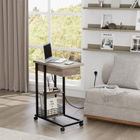 Table d'appoint Garvee en forme de C avec station de charge, ports et prises USB, rangement à 3 niveaux, mélamine grise pour salon et chambre