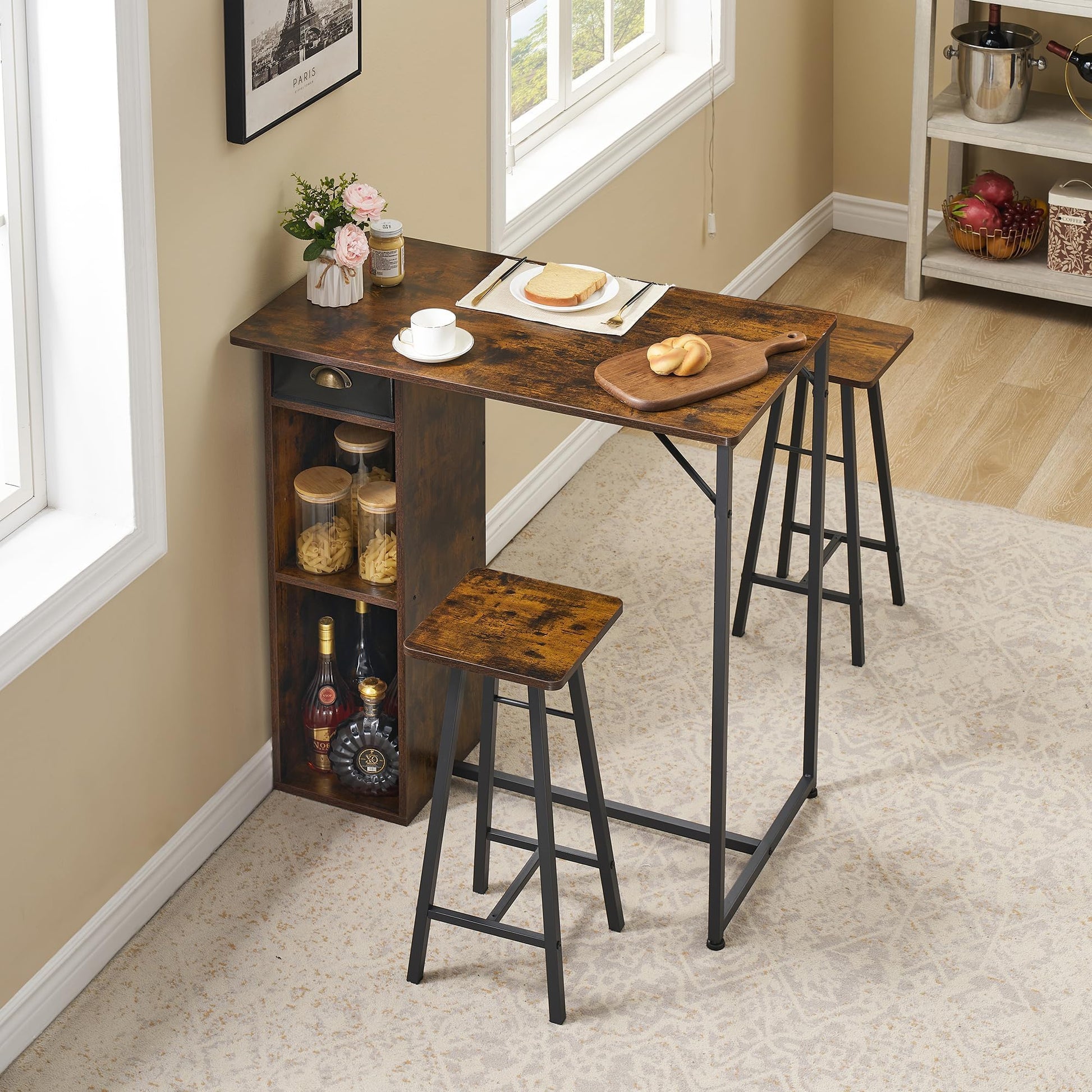 Ensemble table et chaises de bar Garvee avec triple rangement, ensemble bistro pour 2 personnes, structure robuste en fer, plateau en MDF, coussins ergonomiques, compact pour cuisine et bistro.
