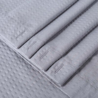 Rideau de douche Garvee gris à motif en relief, polyester, ourlet lesté, 12 boutonnières, convient aux salles de bains