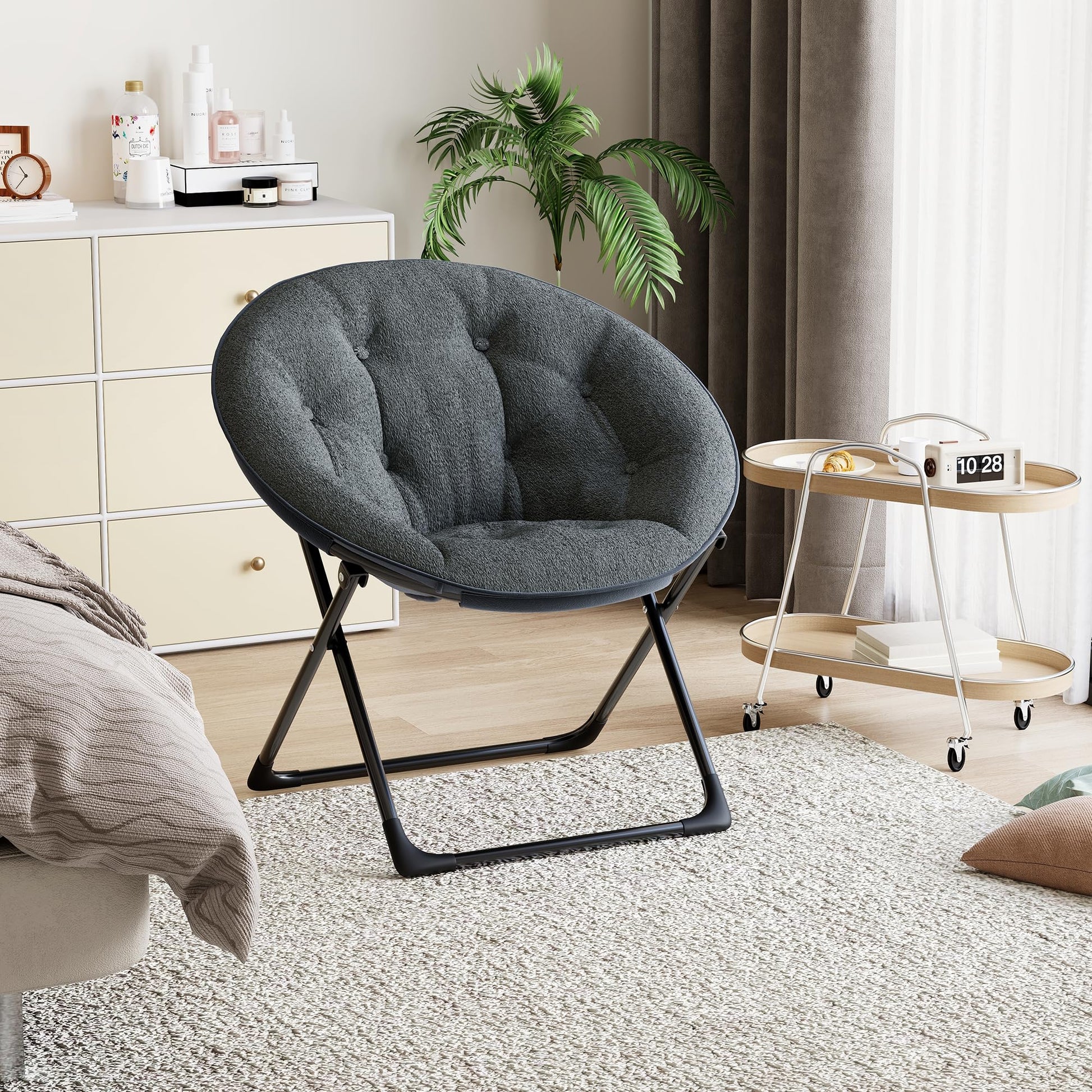 Fauteuil soucoupe pliable Garvee en fausse fourrure avec structure en métal, gris, confortable et portable, idéal pour la chambre et le jardin.