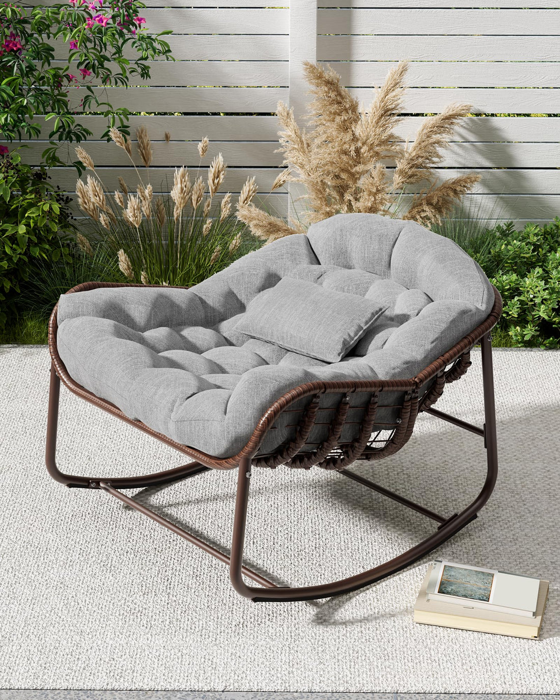 Garvee Fauteuil œuf à bascule intérieur extérieur, grand format, rotin effet naturel, coussin rembourré en oléfine résistante, jardin et patio, marron