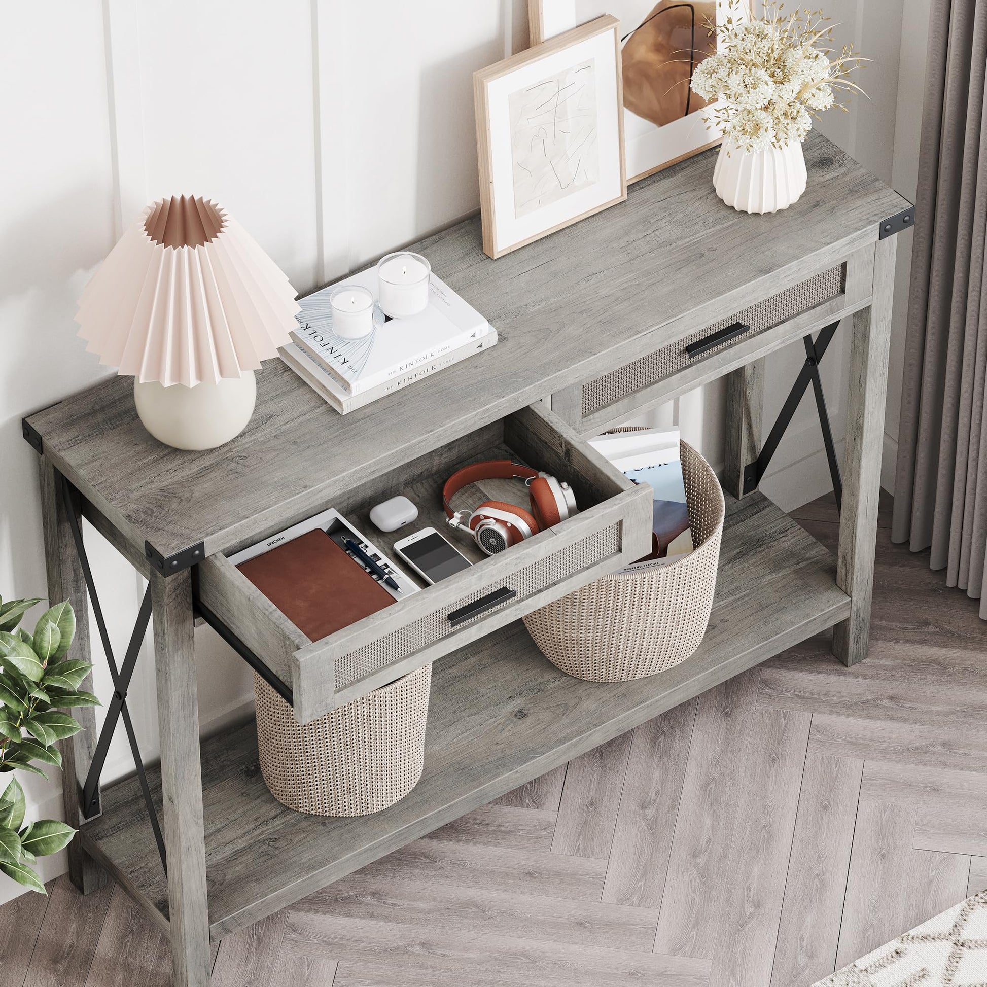 Console Garvee style ferme avec paniers en rotin, 109 cm, grise, idéale pour le salon et le couloir.