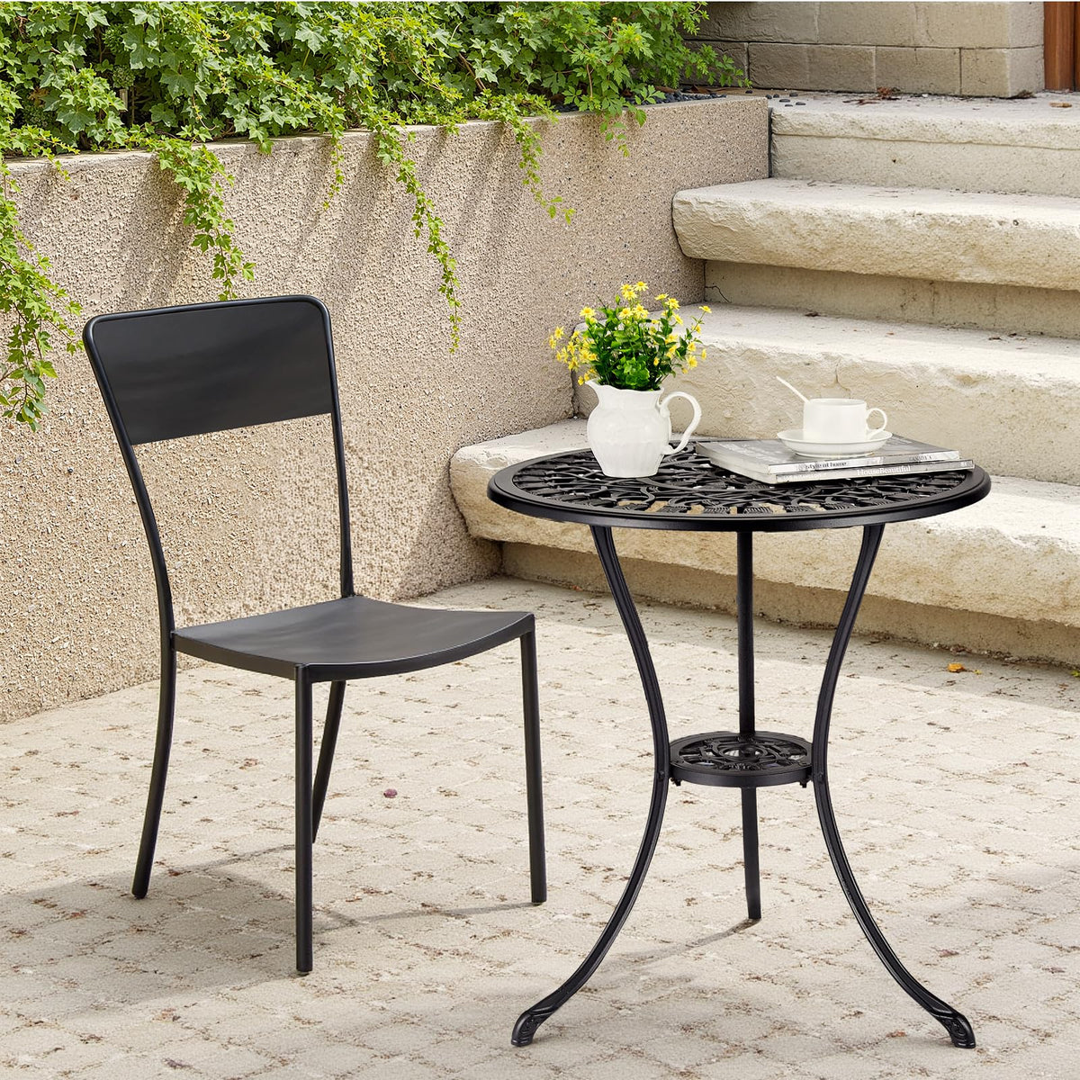 Table bistro d'extérieur ronde Garvee 61 cm (24 po) en fonte avec trou pour parasol de 5 cm (2 po) pour balcon et jardin, noire