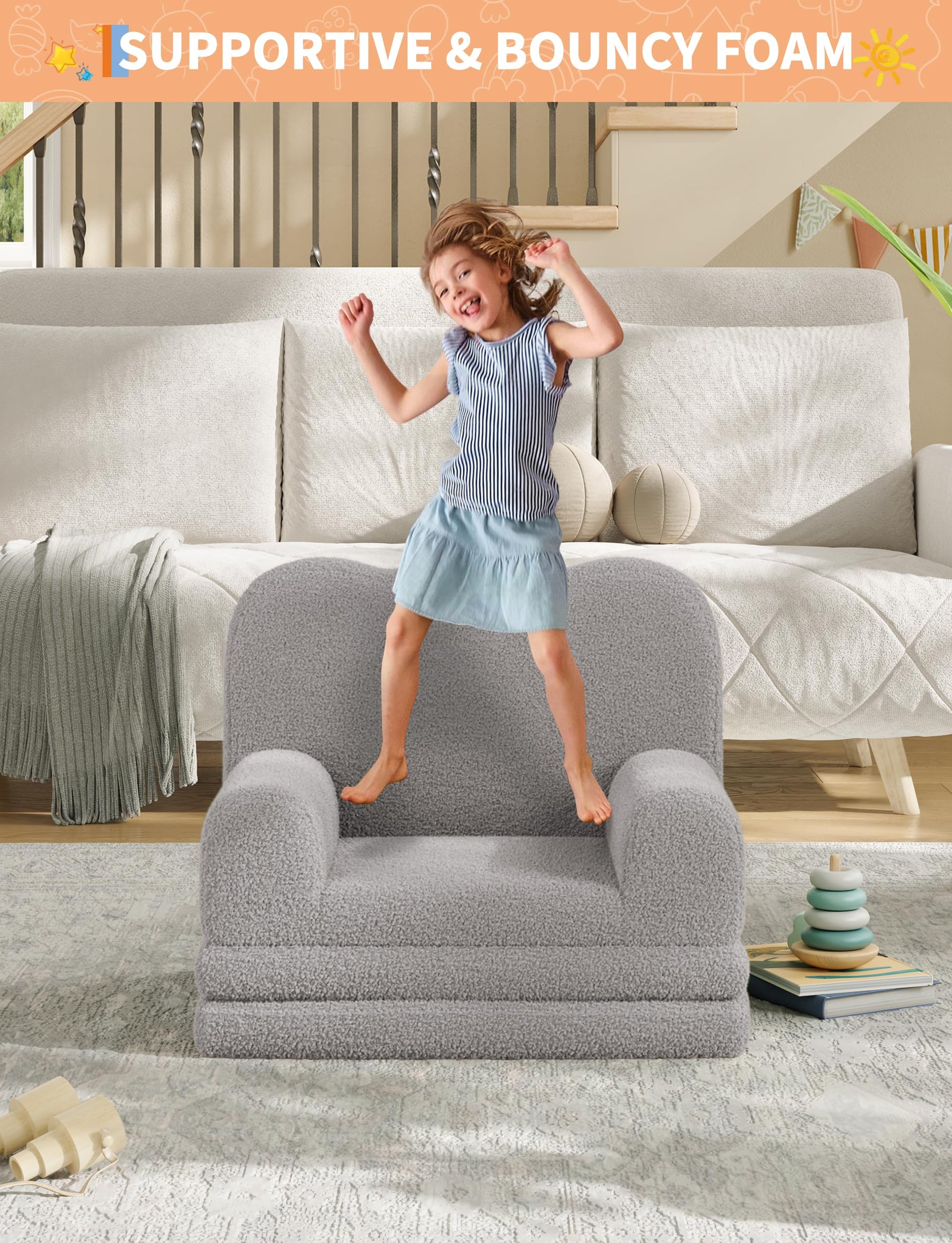 Canapé enfant 2 en 1 Garvee en tissu polaire gris effet peluche, pliable et polyvalent, idéal pour la salle de jeux et la chambre d'enfant.